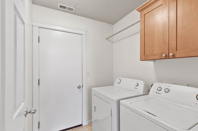 Building Photo - 1920 N Cavalier Rd