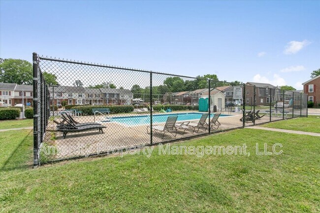 Building Photo - 32 Wainwright Dr