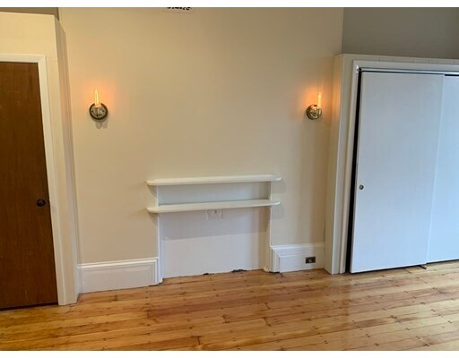 Building Photo - 291 Beacon St