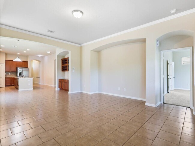 Building Photo - Charming Home Awaits: Spacious & Modern Living in a Prime Location