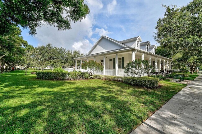 Building Photo - 354 Jacaranda Dr