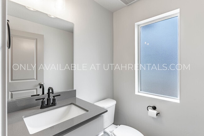 Building Photo - 1786 180 E