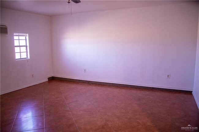 Building Photo - 18 S 41st St