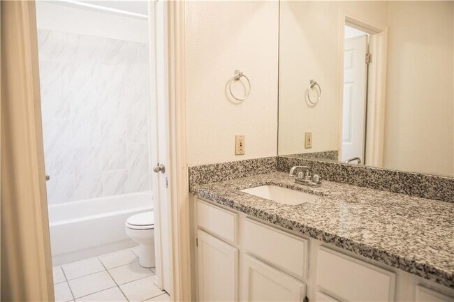 Building Photo - 5912 Shreveport Dr