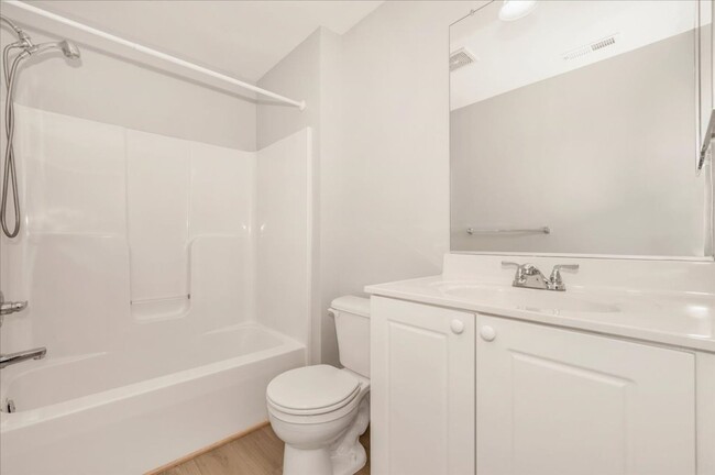 Building Photo - Wonderful Condo For Lease