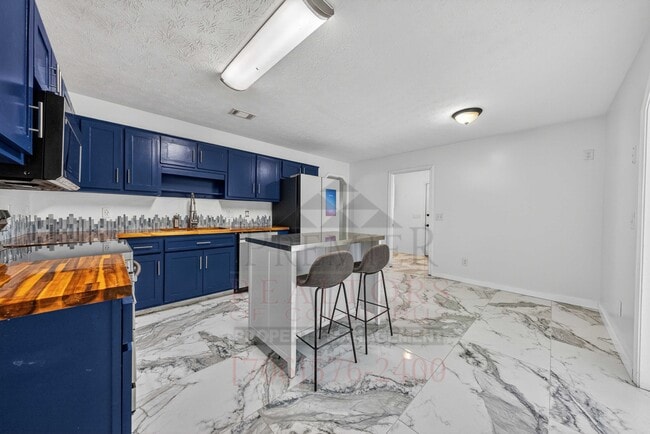 Building Photo - 4261 Valley Crest Dr