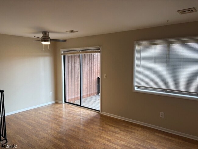 Building Photo - 3 Port Royal Dr