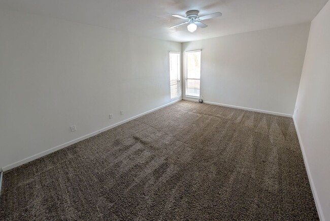 Building Photo - 2 Bedroom Condo in the Escalante Community...