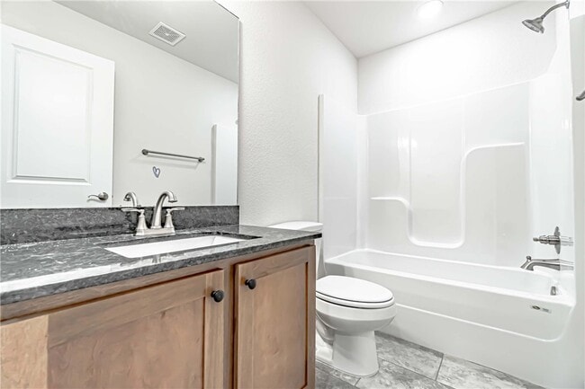 Building Photo - 219 S Geranium Ln