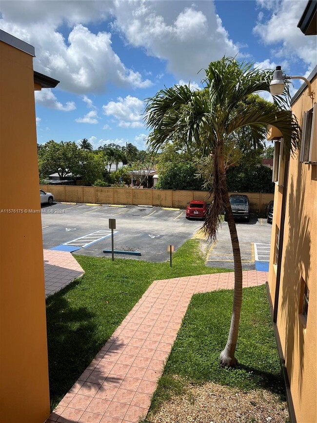 Building Photo - 8990 SW 24th St