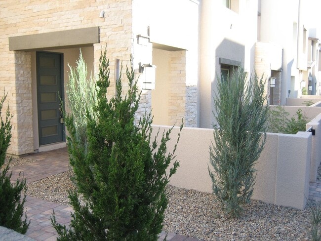 Building Photo - West Summerlin Townhouse - 1833-SqFt. - 3-beds, 2.5-baths, 2-car attached garage, Gated Comm.