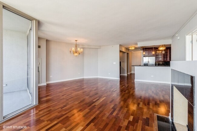 Building Photo - 420 E Waterside Dr