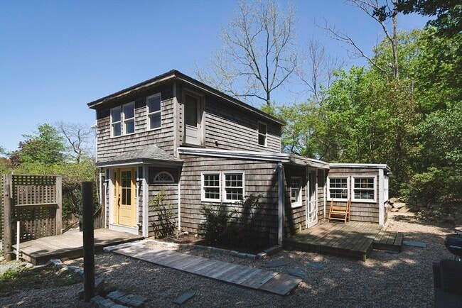 Building Photo - 127R Leonard St
