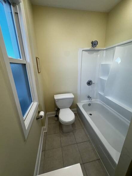 Newly renovated bathroom - 9022 143rd St