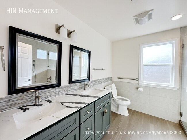 Building Photo - 776 Olive Ave