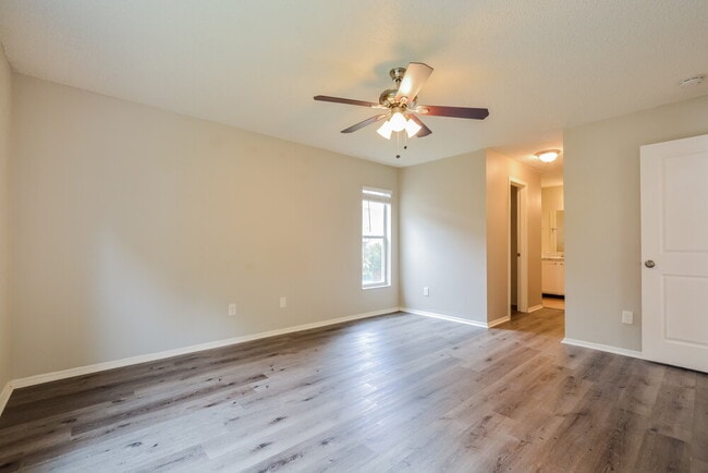 Building Photo - 3042 Stillwater Dr