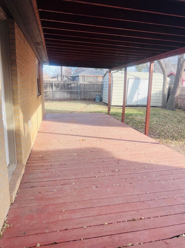 Building Photo - 2013 S Milam St