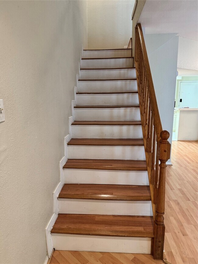 Building Photo - 10811 Richmond Ave.