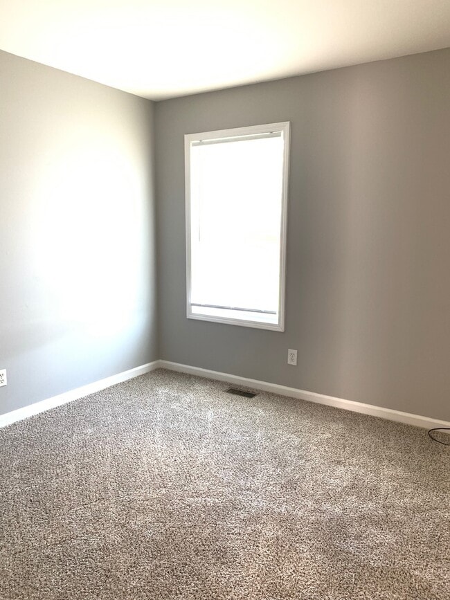 Building Photo - Prime Location! Beautiful 3Br/2 BA Just Minutes from Post!?