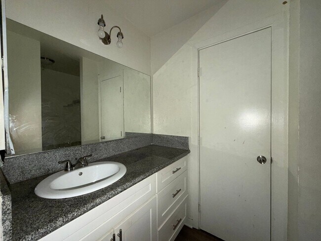 Building Photo - 9010 Tobias Ave