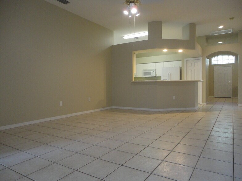 Building Photo - 1452 Baythorn Dr