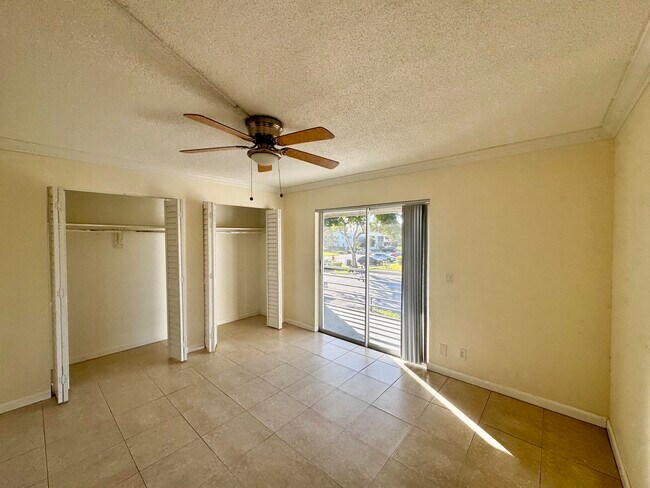 Building Photo - 206 Dorchester I