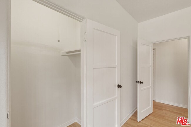 Building Photo - 1492 Silver Lake Blvd