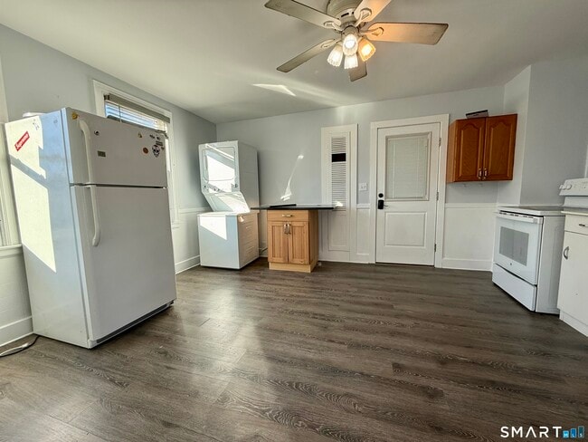 Building Photo - 30 Russell St