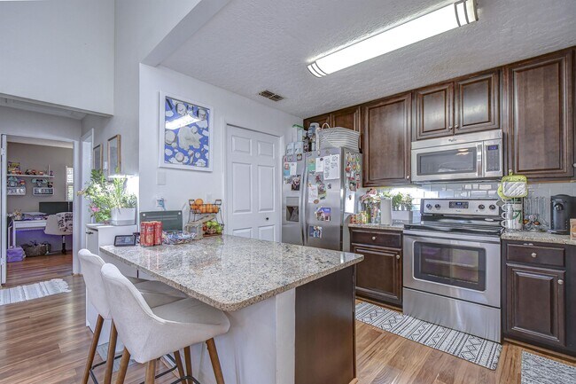 Building Photo - 2926 Lichen Ln