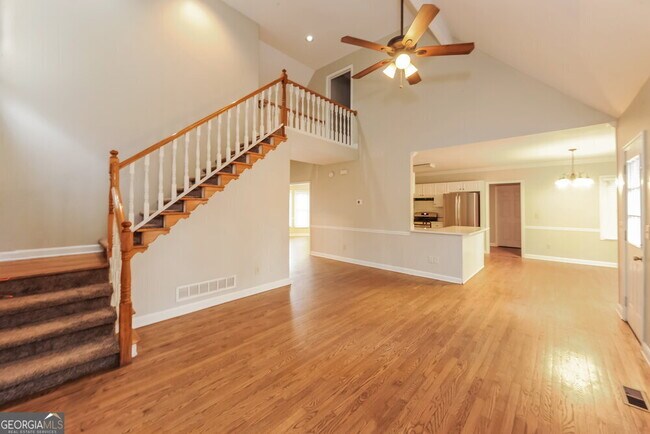 Building Photo - 1798 Poinsettia Dr