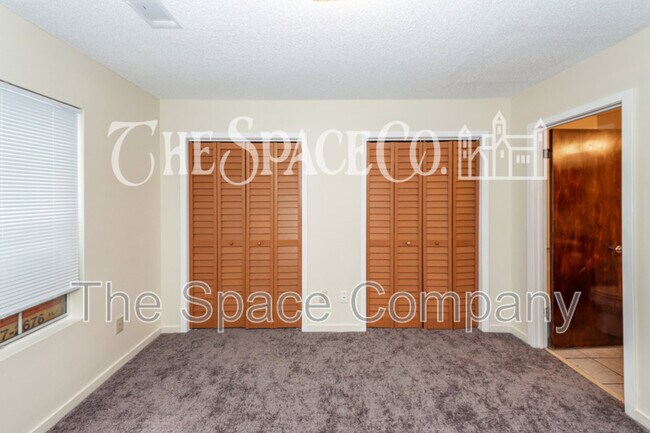 Building Photo - 2020 Coldspring Dr