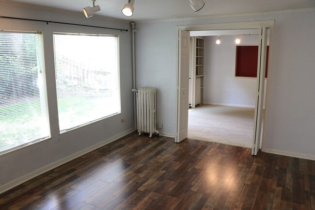 Building Photo - 188