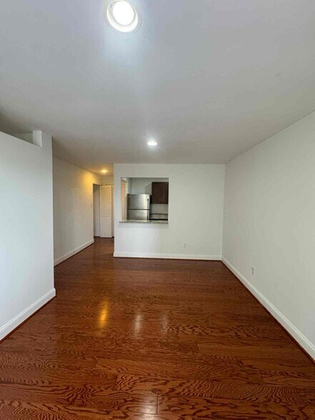 Building Photo - 3101 S Manchester St