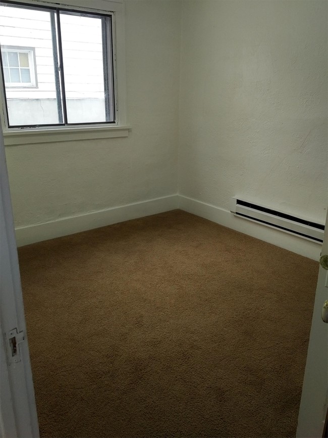 Primary Photo - Pet friendly 1 bedroom