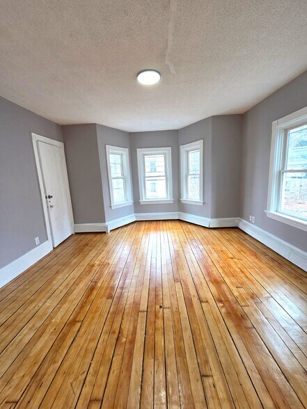 Building Photo - 90-92 Boutwell Street