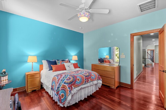 Building Photo - Luxurious 5-Bed Sanctuary with Scenic View...
