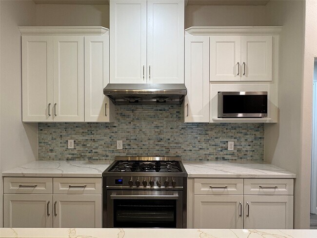 Building Photo - 12114 Pine Brook Dr