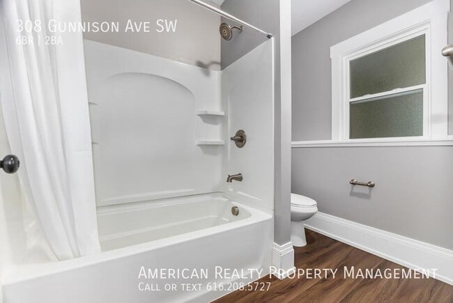 Building Photo - 308 Gunnison Ave SW