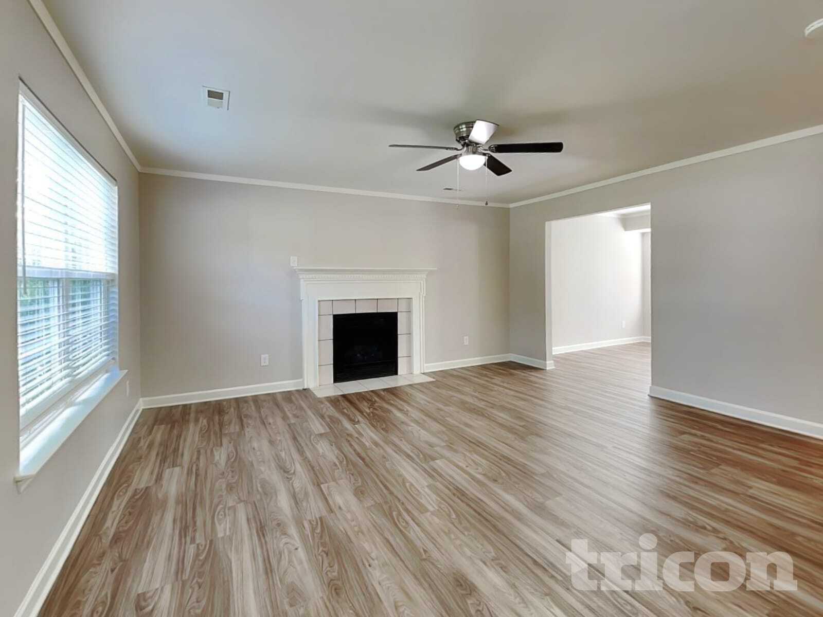 Building Photo - 3933 Far West Dr