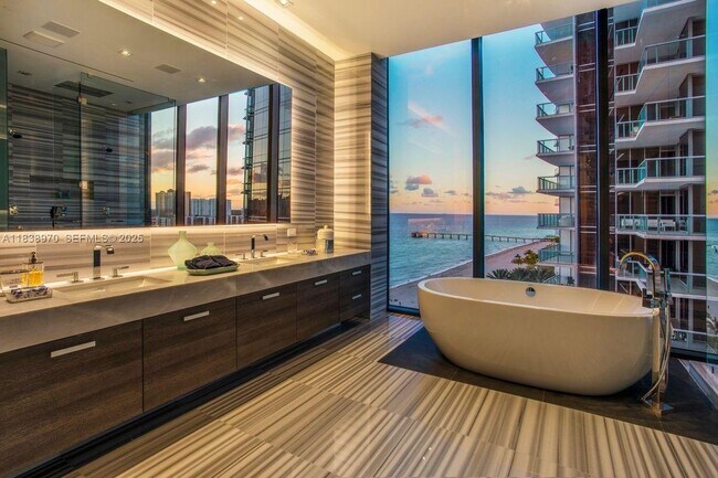 Building Photo - 17141 Collins Ave