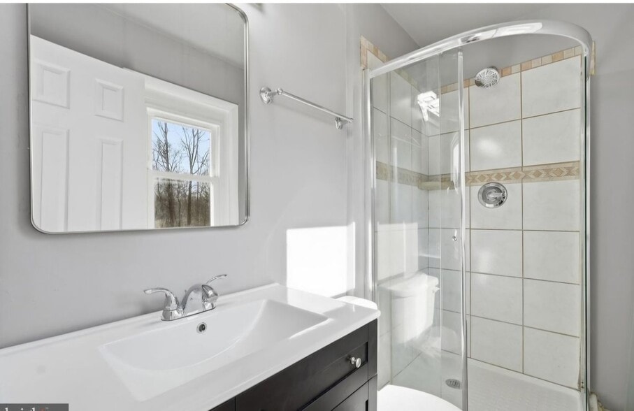 Building Photo - 13001 Windbrook Dr