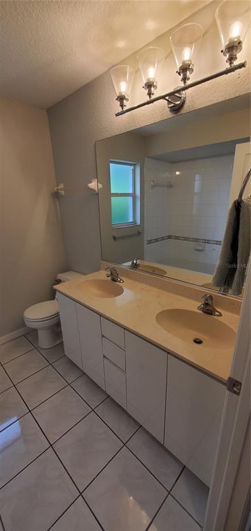 Building Photo - 4454 Hollybrook Way