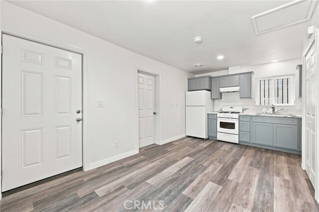 Building Photo - 10646 S Wilton Pl