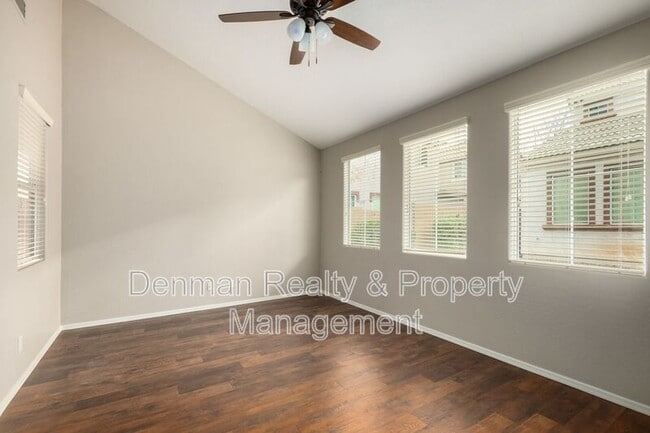 Building Photo - 4262 E Carla Vista Dr
