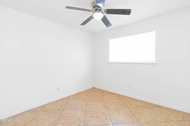 Building Photo - 9924 Minuteman St