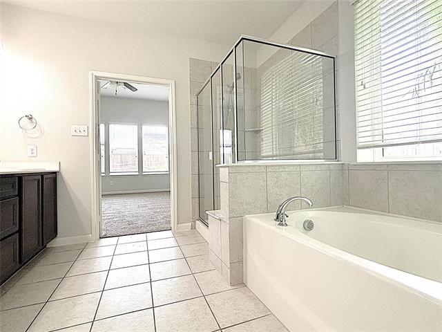 Building Photo - 9470 Smoke Tree Dr