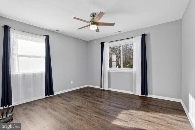 Building Photo - 10160 Dahlgren Rd