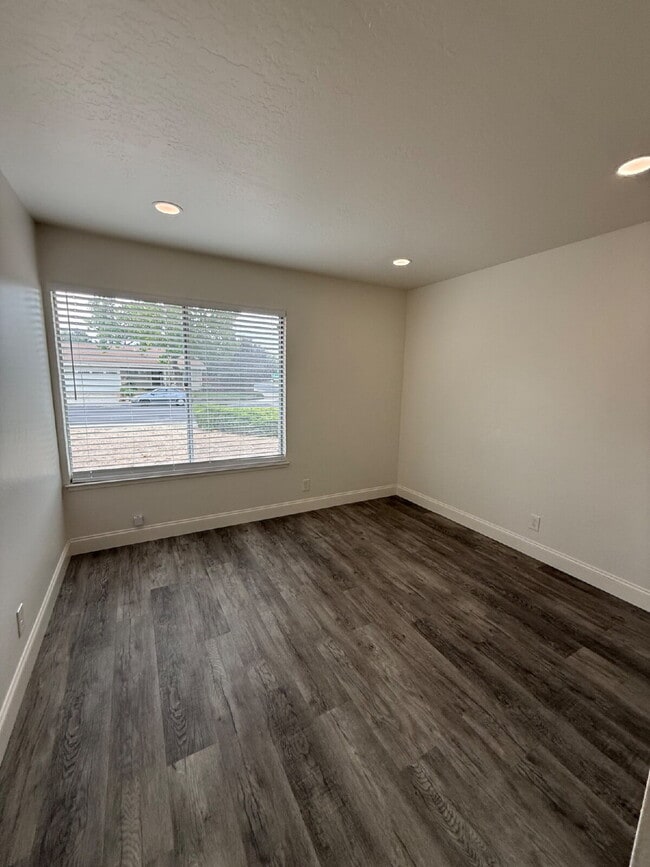 Building Photo - Beautiful 3 Bed, 2 Bath Single Story in Great Livermore Location