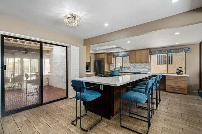 Building Photo - 37710-37710 Los Cocos Dr E