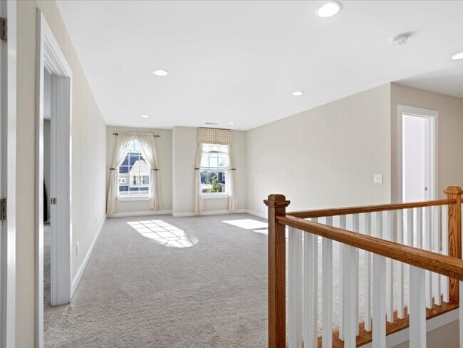 Building Photo - 120 Thames Valley Dr